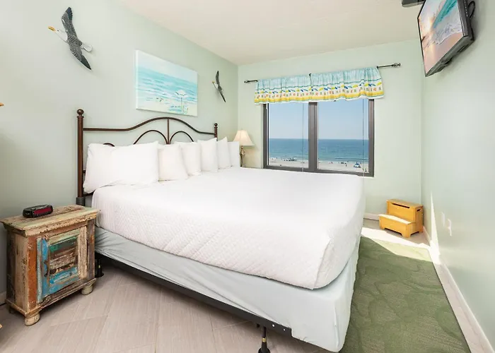 Apartment Island Winds East 403