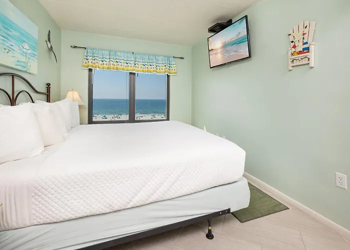 Apartment Island Winds East 403