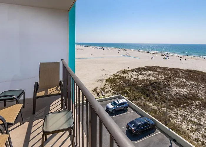 Apartment Island Winds East 403